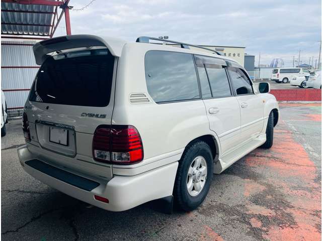 Toyota Land Cruiser Cygnus 5