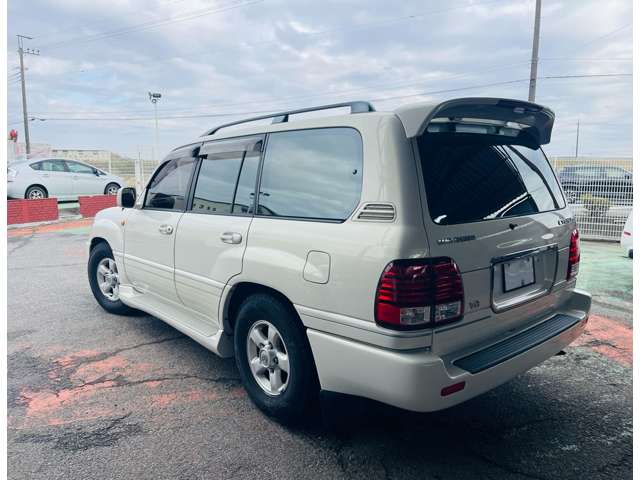 Toyota Land Cruiser Cygnus 8