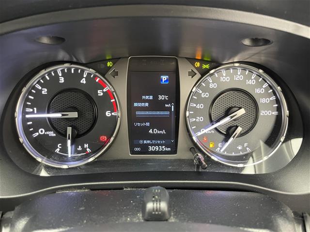 Toyota Hilux 8