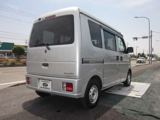 Suzuki Every 12