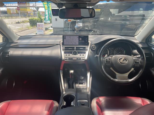 Lexus NX 4