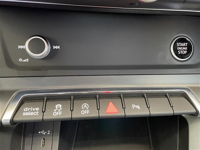 Audi Q3 8