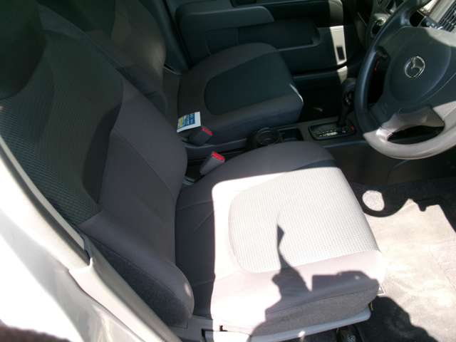 Mazda Familia Van 8