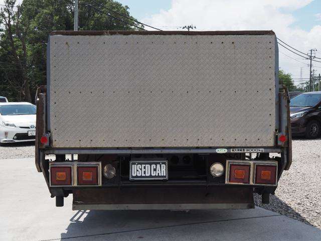 Isuzu Elf 10