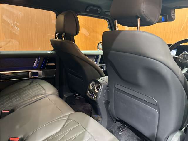Mercedes-Benz G-Class 8
