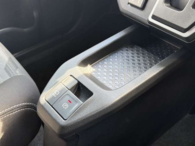Daihatsu Taft 12