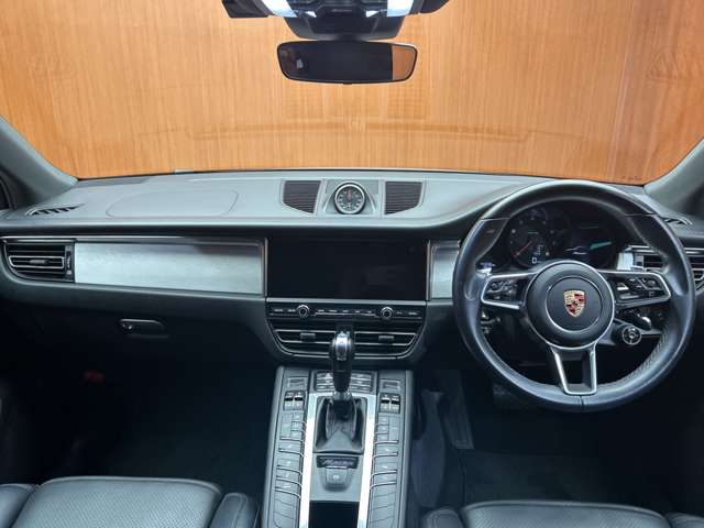 Porsche Macan 4