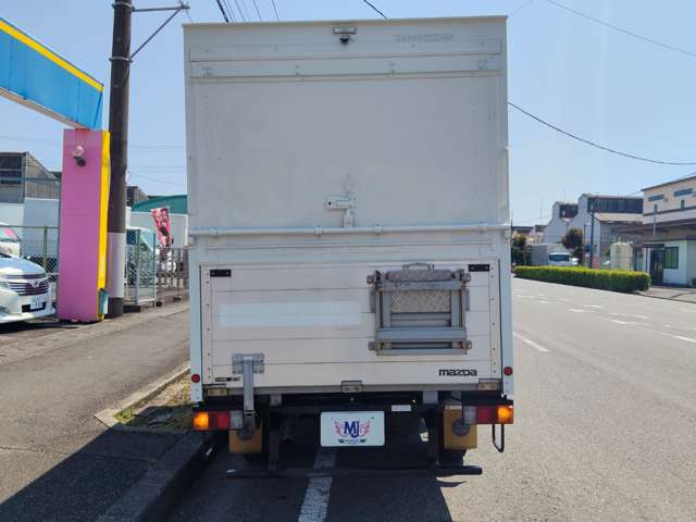 Mazda Bongo Truck 10