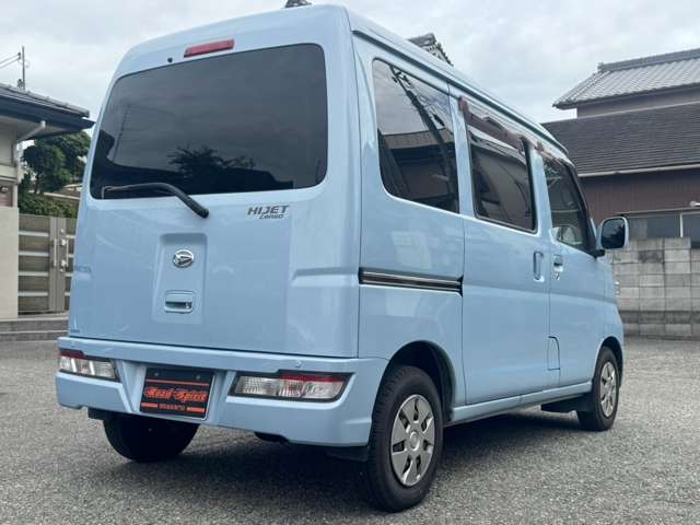 Daihatsu Hijet Cargo 5