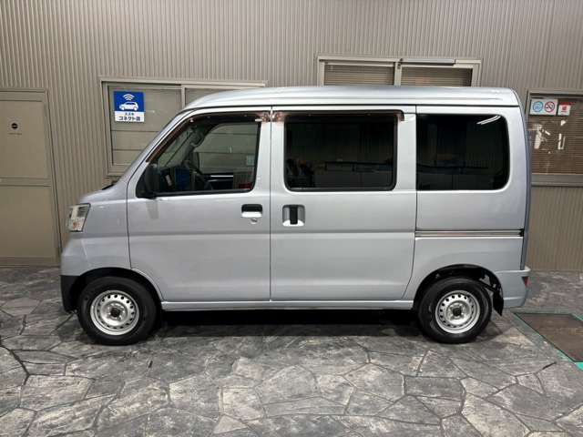 Daihatsu Hijet Cargo 11
