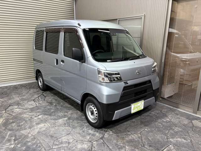 Daihatsu Hijet Cargo 12