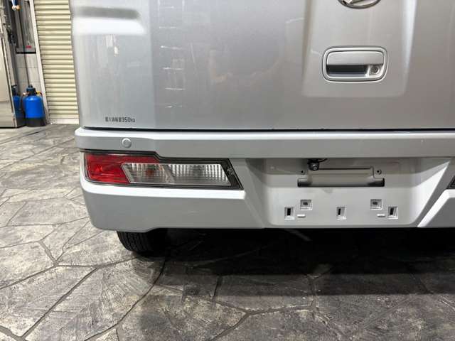 Daihatsu Hijet Cargo 9