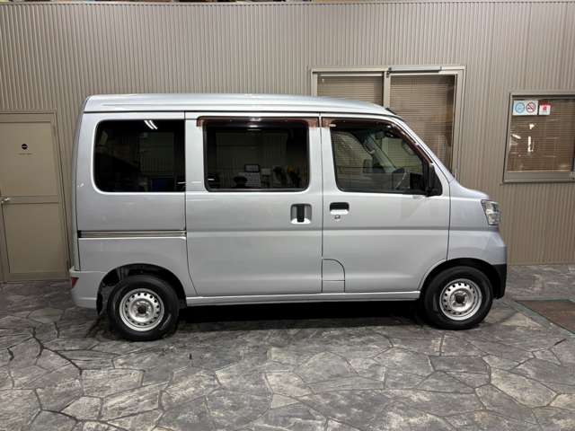 Daihatsu Hijet Cargo 10
