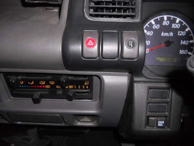 Isuzu Elf 10