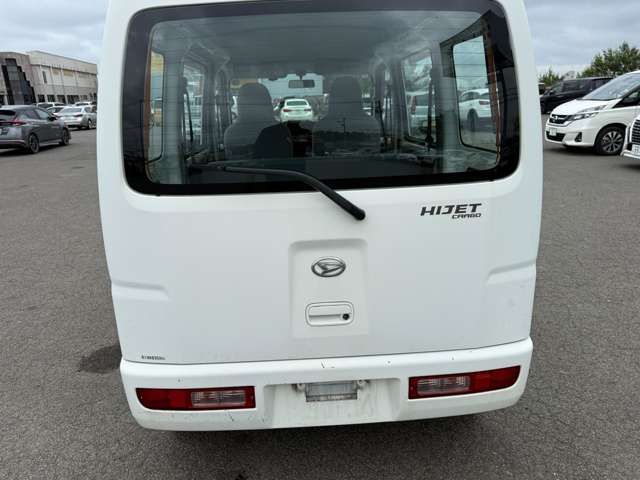 Daihatsu Hijet Cargo 11
