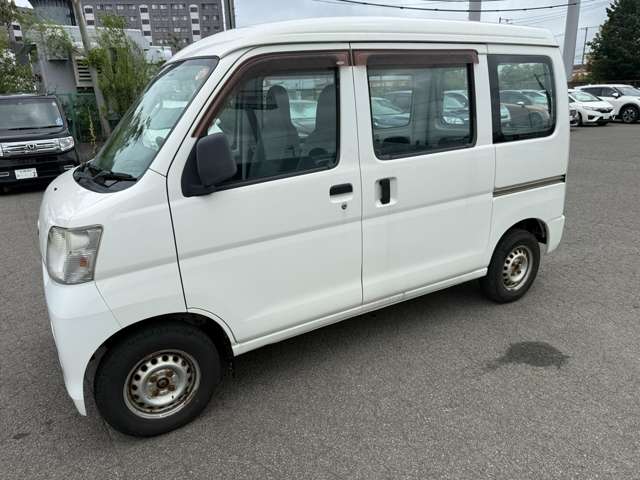 Daihatsu Hijet Cargo 8