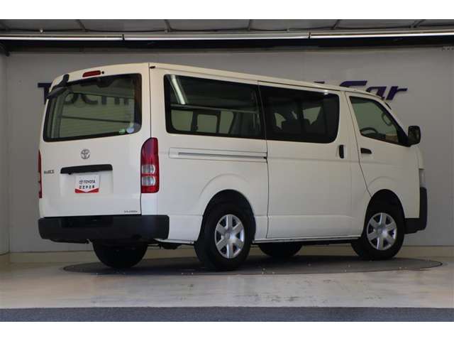 Toyota Hiace Van 3