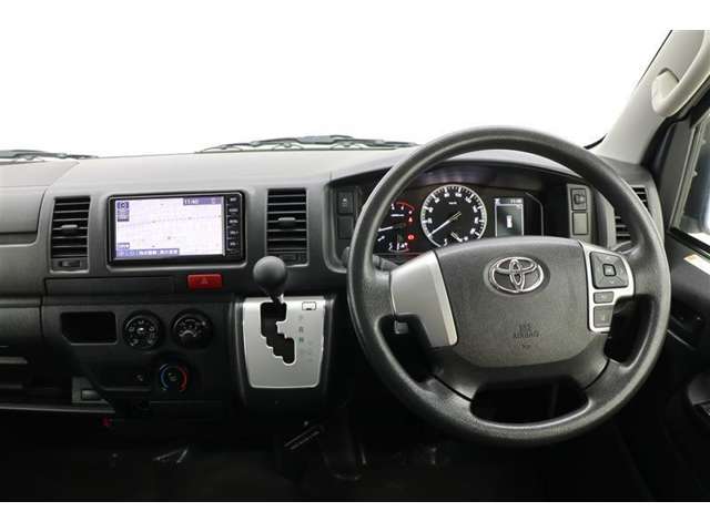 Toyota Hiace Van 5