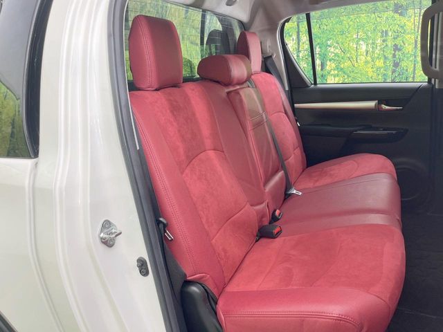 Toyota Hilux 9