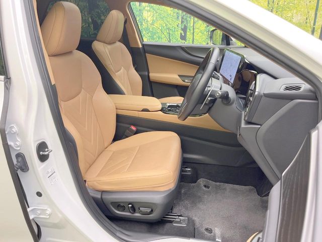 Lexus NX 8