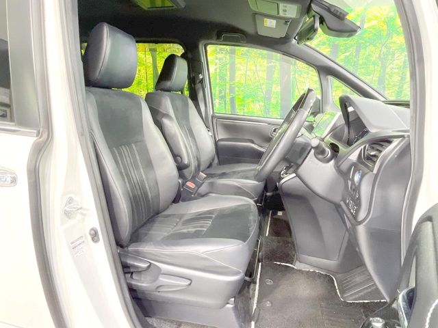 Toyota Esquire 8