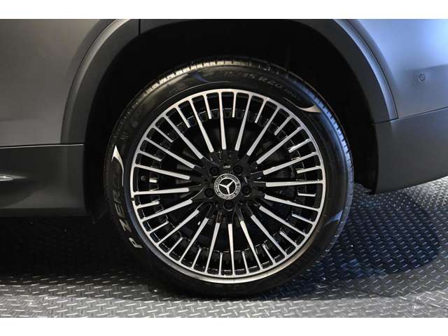 Mercedes-Benz EQB 12