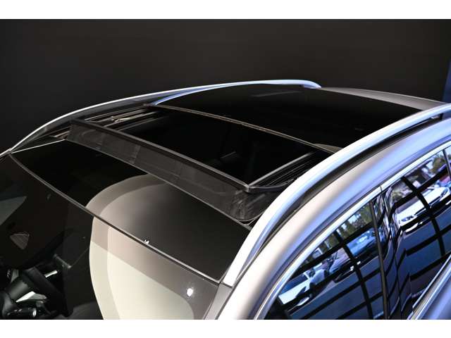 Mercedes-Benz EQB 9