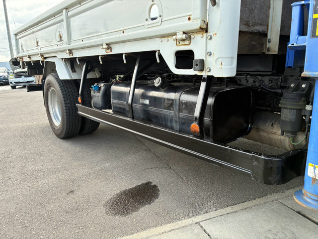 Mitsubishi Fuso Canter 9