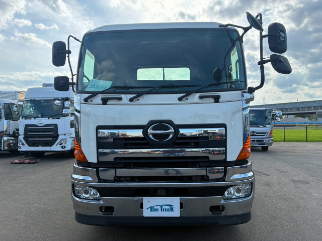 Hino Profia 9