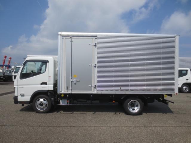 Mitsubishi Fuso Canter 9