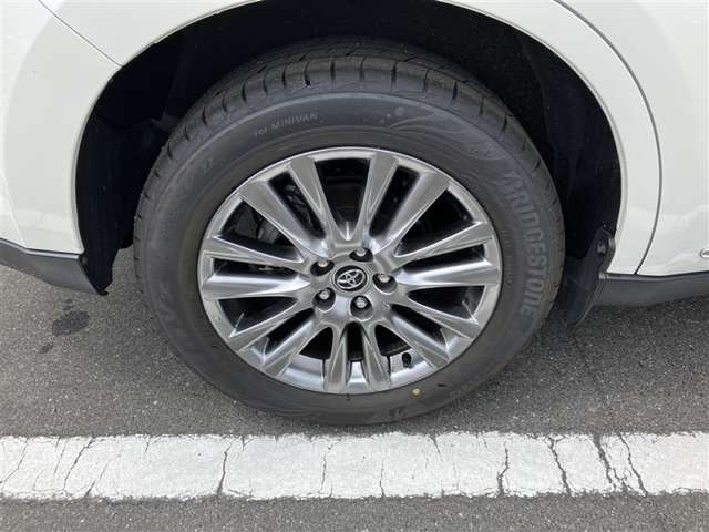 Toyota Harrier 12