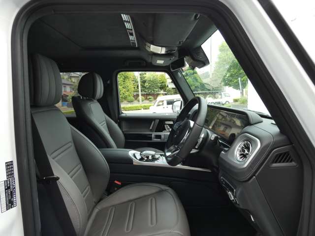 Mercedes-Benz G-Class 8