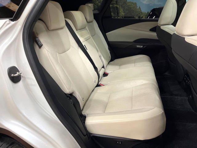Lexus RX 9