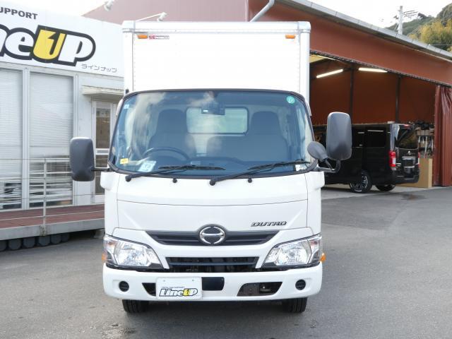 Hino Dutro 12