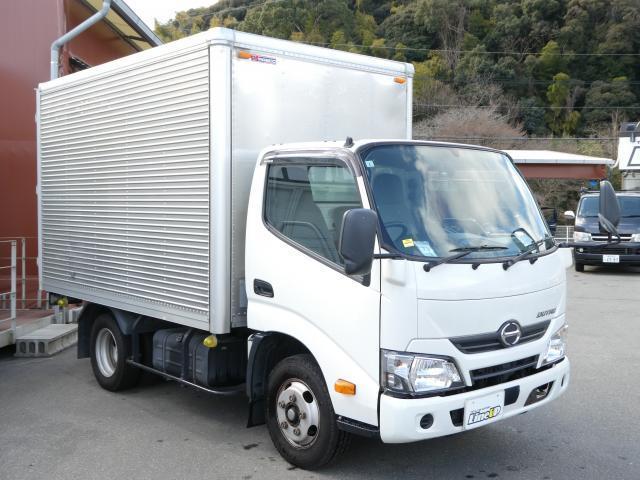 Hino Dutro 3
