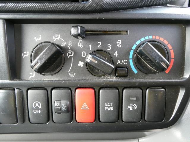 Hino Dutro 9