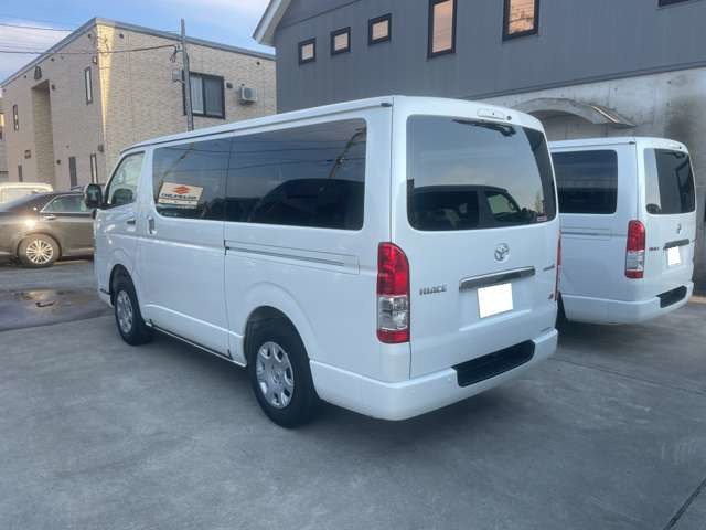 Toyota Hiace Van 11