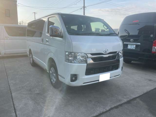 Toyota Hiace Van 3