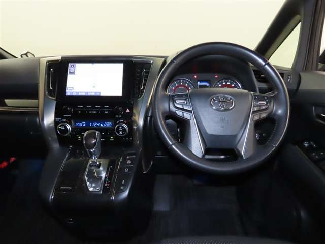 Toyota Alphard 11