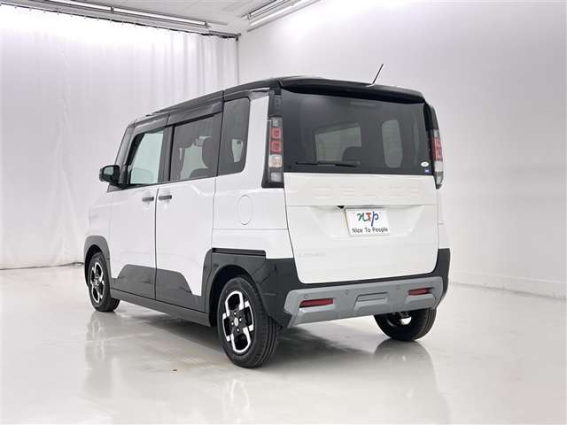 Mitsubishi Delica Mini 6