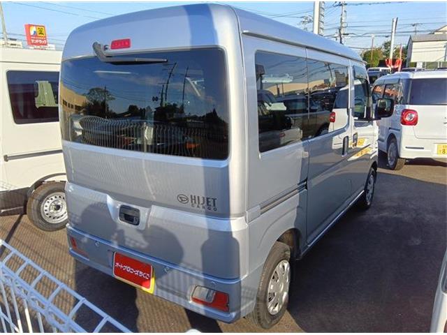Daihatsu Hijet Cargo 7