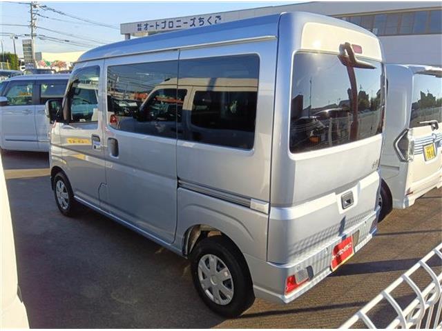 Daihatsu Hijet Cargo 8