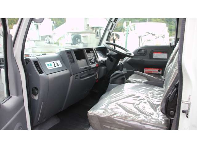 Isuzu Elf 11