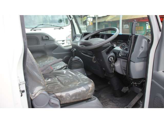 Isuzu Elf 12