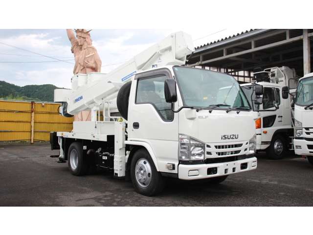Isuzu Elf 2