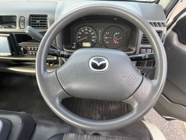 Mazda Bongo Truck 5