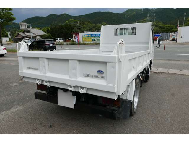 Isuzu Elf 6