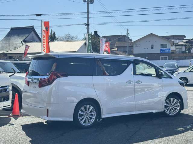 Toyota Alphard 11
