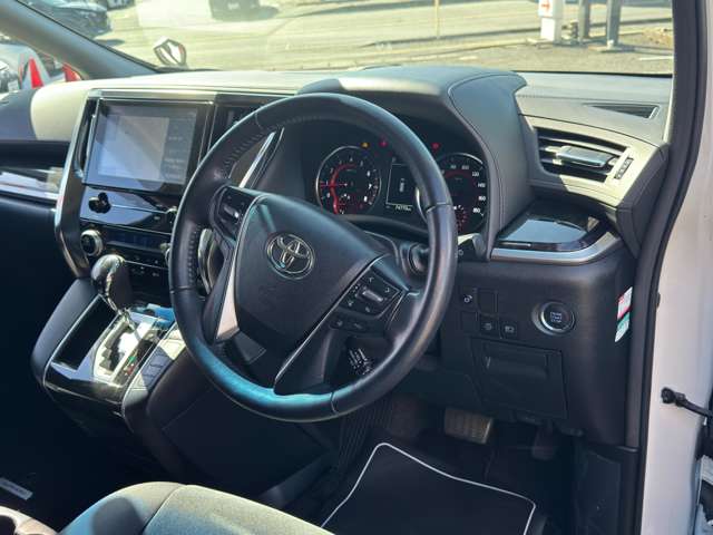 Toyota Alphard 12