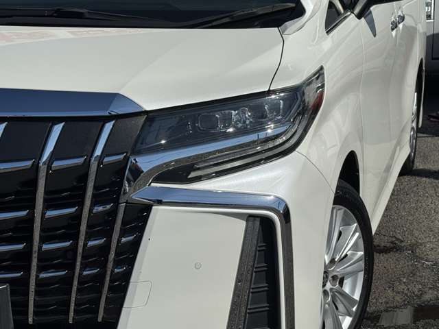 Toyota Alphard 8